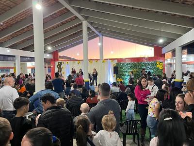 CMEI Pequenos Anjos realizou na sexta-feira a Festa da Família